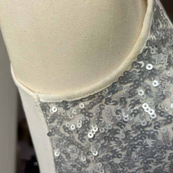 Old navy sequins tank top size XS cream/white and silver all over the front - Picture 6 of 8